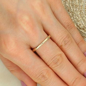 Złoty pierścionek damski z cyrkoniami i syntetycznym szafirem z kolekcji Rainbow. Elegancki pierścionek zaręczynowy lub prezent na Walentynki.9.jpg